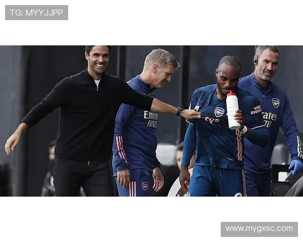 塔帅盛赞萨卡马杜埃凯互相推动